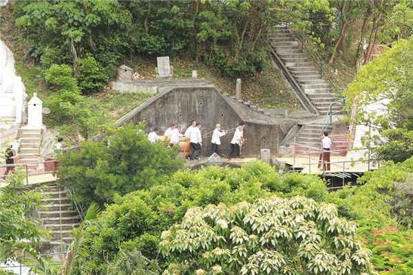 珠海前首富出狱_香港家居风水大师_矶钓活虾走钓